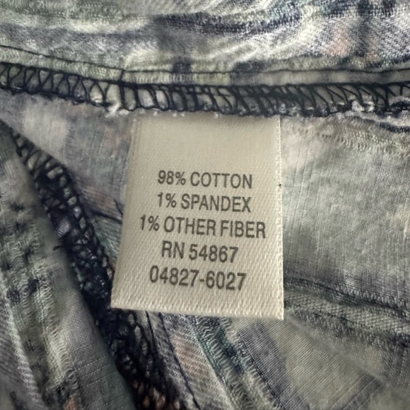 Christopher & Banks Multicolor Abstract Button Down, Two Side pocket Shirt Siz M - Picture 9 of 10